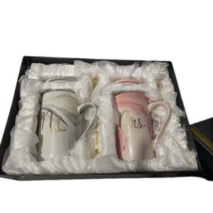 New in Giftbox Mr and Mrs mug set ceramic